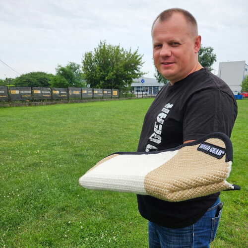 Product photo WOLF MEDIUM - lightweight jute training sleeve 6